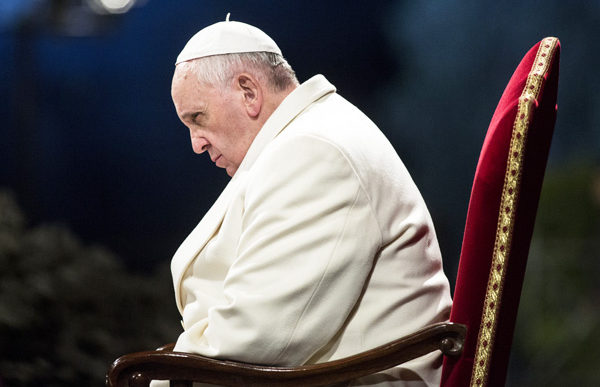 Overvejer pave Frans at træde tilbage?