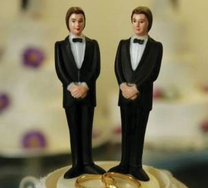 Hvorfor vil Kirken ikke gå med til, at to personer af samme køn kan blive gift?