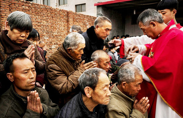 Kina: Regeringen strammer grebet om religiøse grupper