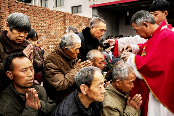 Kina: Regeringen strammer grebet om religiøse grupper
