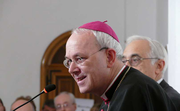 Biskop Schneider: Håb for fremtiden trods splittelsen i Kirken